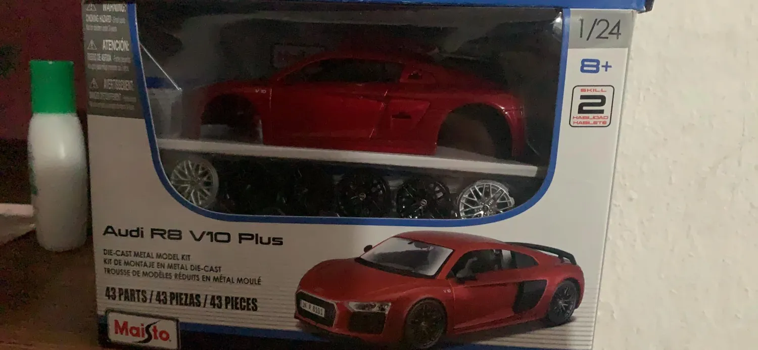 Maisto Assembly Line Audi R8 V10 maquette 1/24 à monter