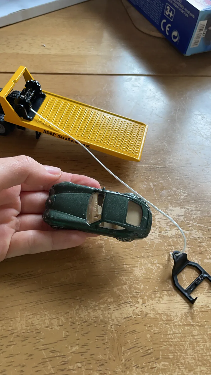Siku 2712 dépanneuse + voiture miniature 1/55 jaune ADAC