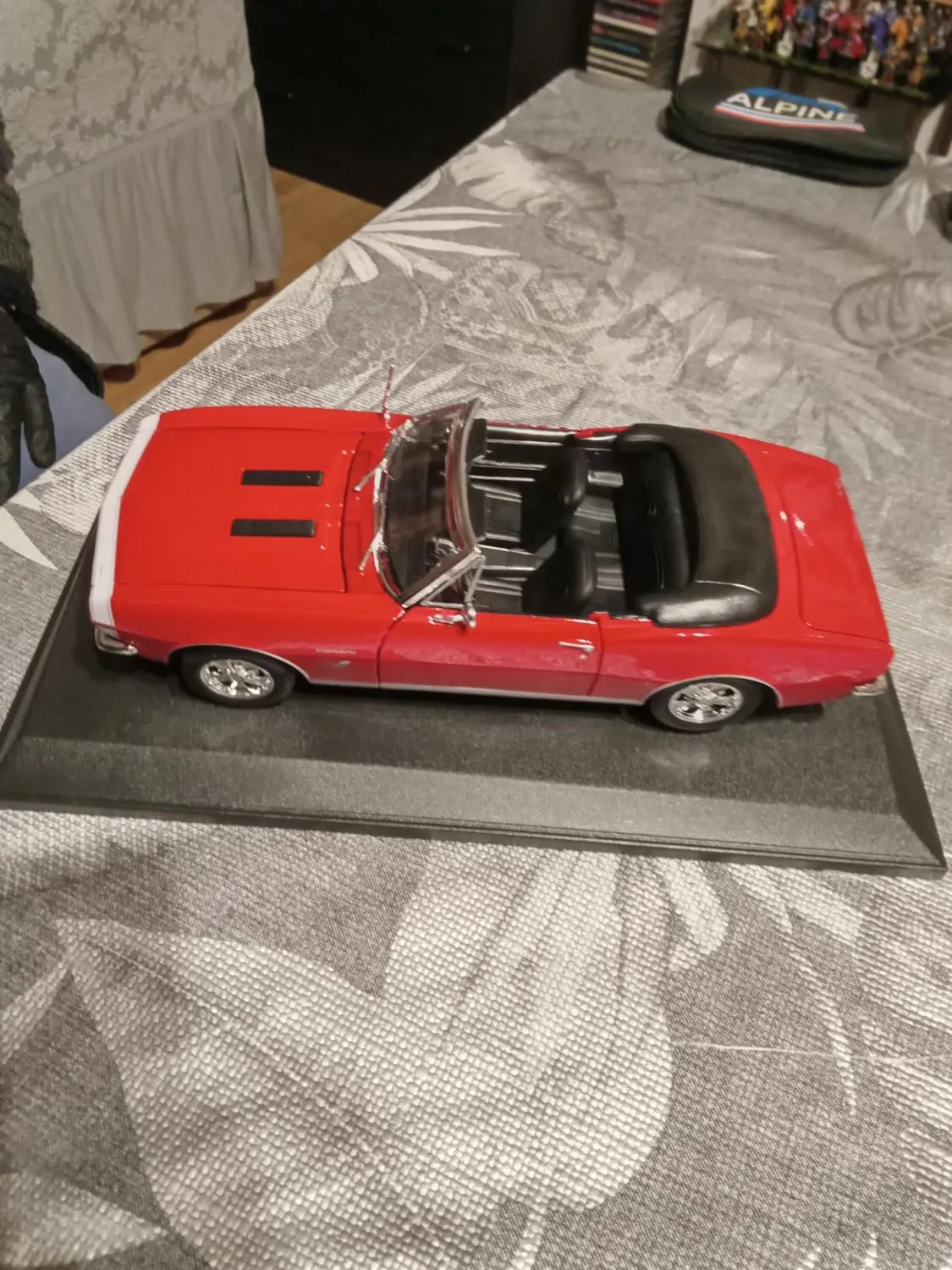 Maisto Chevrolet Camaro SS 396 1967 miniature métal 1/18 aléatoire