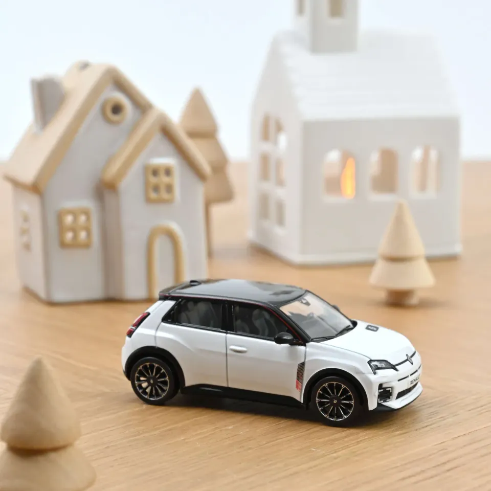 Norev Renault 5 E-Tech 2025 voiture miniature 1/43 blanc nacré