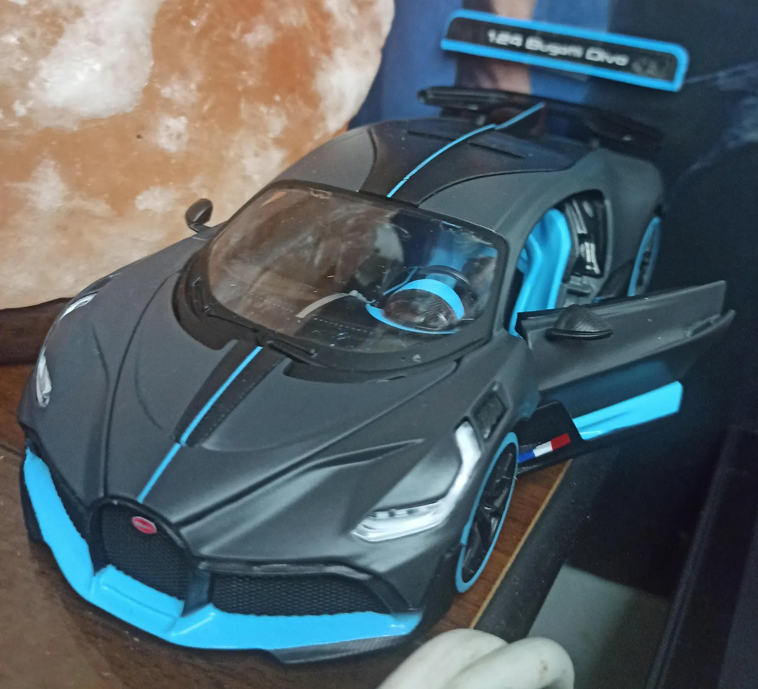 Maisto Bugatti Divo 390642 voiture miniature 1/24 gris foncé