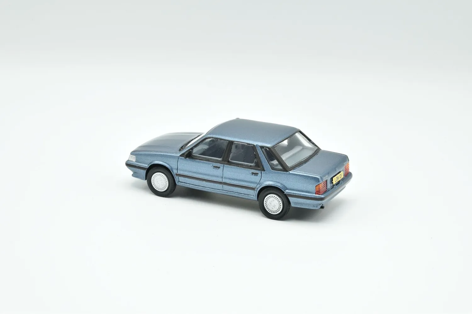 Lansdowne Austin Montego 1.6L 1984 miniature bleue métal