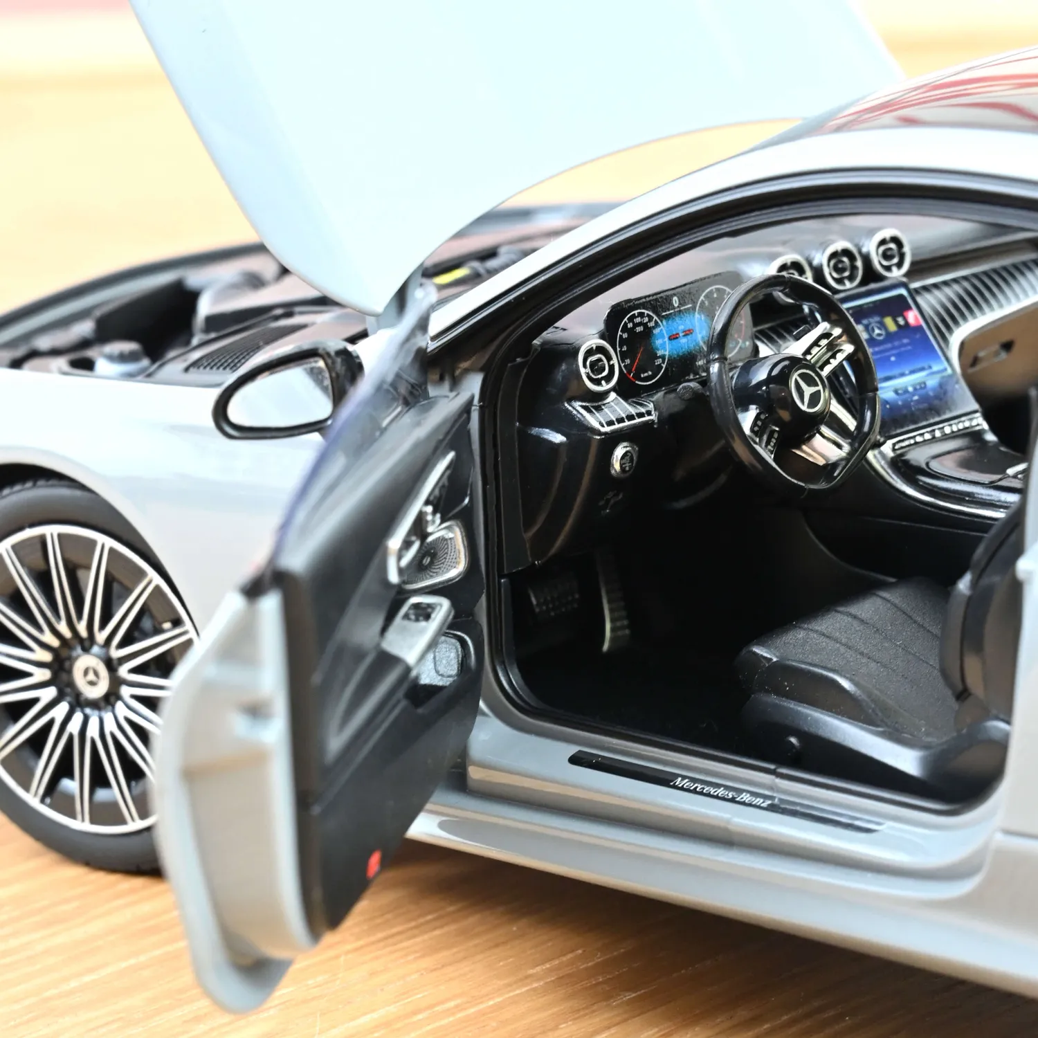 Norev Mercedes CLE Coupé 2024 miniature 1/18 gris 200pcs