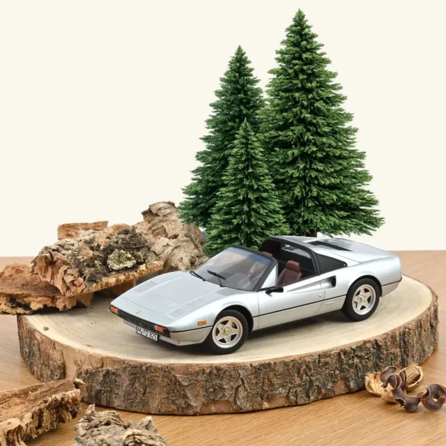 Norev Ferrari 308 GTS 1982 voiture miniature argent 1/18